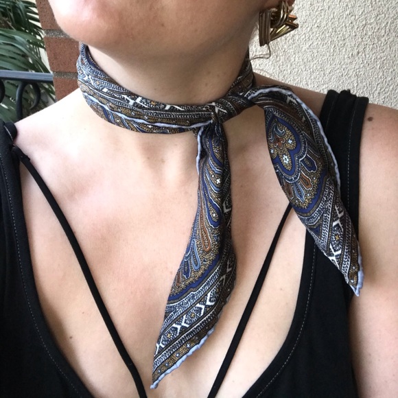 ‘Blue Paisley’ Vintage Head Scarf - Picture 10 of 13